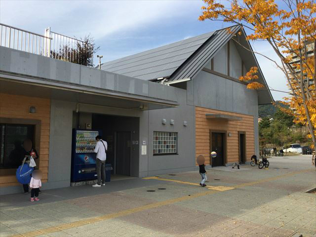 彩都西公園のトイレ