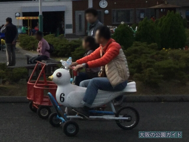 「万博おもしろ自転車広場」鳥の形をした自転車