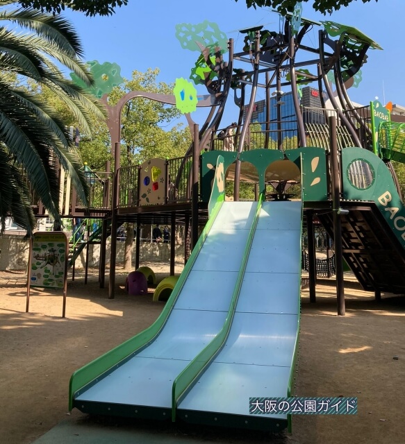 江坂公園の複合遊具2「わんぱく広場」ツイン滑り台