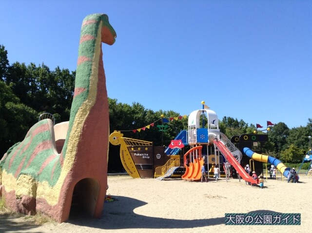 深北緑地②「恐竜広場」恐竜の遊具と大型複合遊具