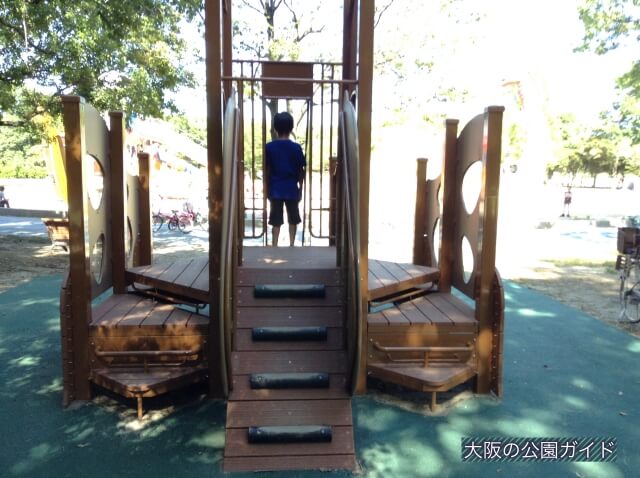 深北緑地②「恐竜広場」うさぎの形をした幼児向け遊具