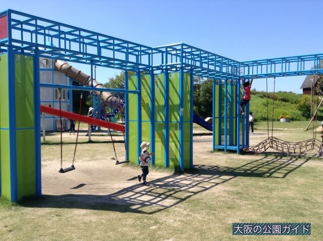 深北緑地①「ロケット広場」ブランコと縄ばしご