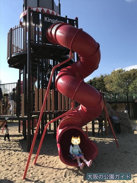 深北緑地「③とりで広場」大型複合遊具・グネグネしたチューブj滑り台