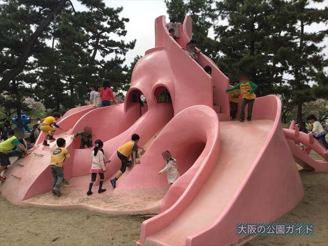 浜寺公園「南児童遊技場」タコの滑り台