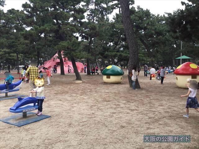 浜寺公園「南児童遊技場」ブランコ