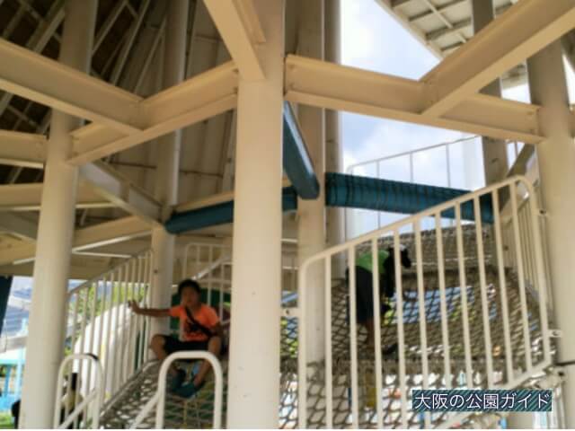 花園中央公園の大型遊具・ラガーステーション（ネット）