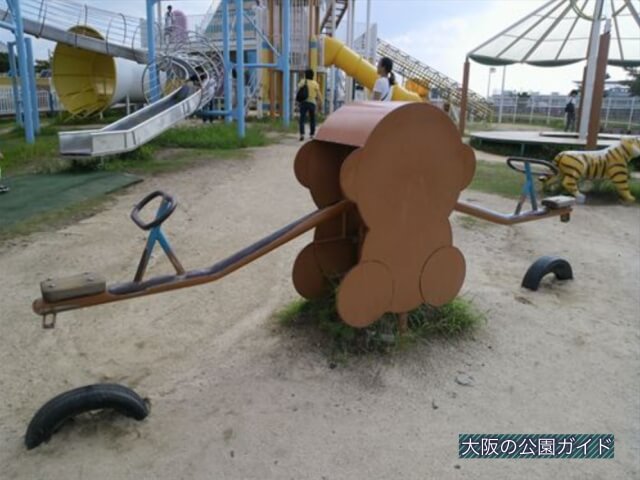 花園中央公園の遊具・アニマルシーソー