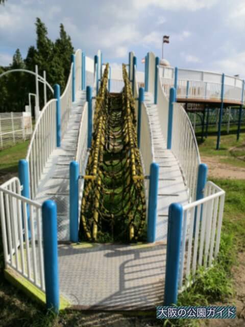 花園中央公園の大型遊具・コスモハイウェイ