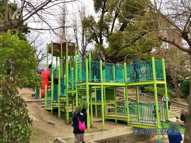東高津公園の複合遊具