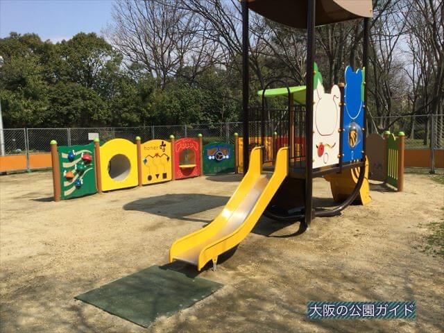 枚方市民の森「鏡伝池緑地」新しい複合遊具