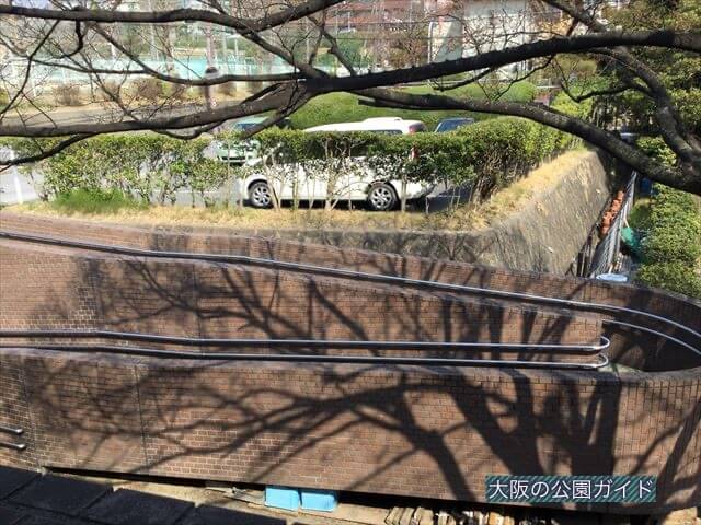 枚方市民の森「鏡伝池緑地」駐車場