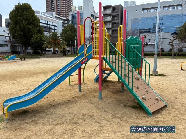 「城南公園」複合遊具・ミニボルダリング