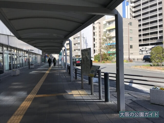 JR高井田中央駅前
