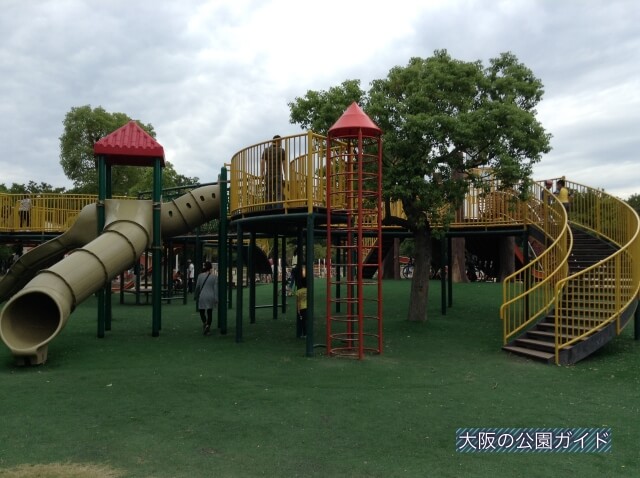 久宝寺緑地「もくもく元気広場」大型複合遊具