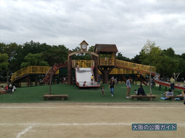 久宝寺緑地「もくもく元気広場」大型複合遊具と広場