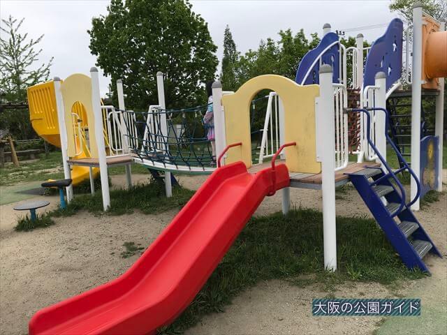 「水無瀬川緑地公園」複合遊具・ミニつり橋