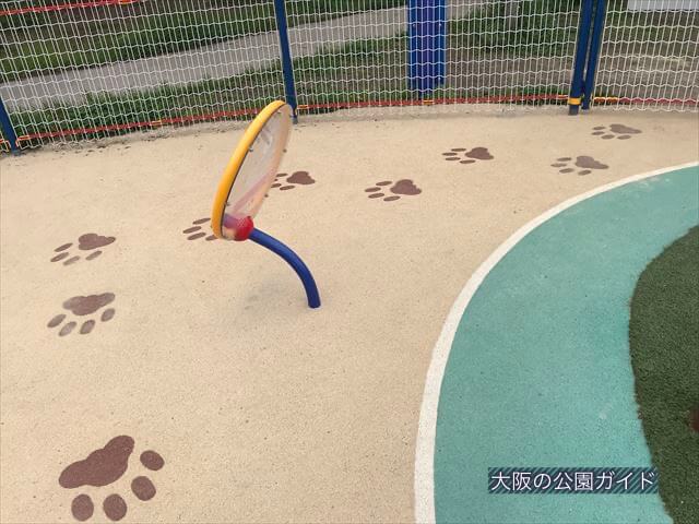 「水無瀬川緑地公園」の乳幼児専用遊び場「よちよちパーク」の遊具