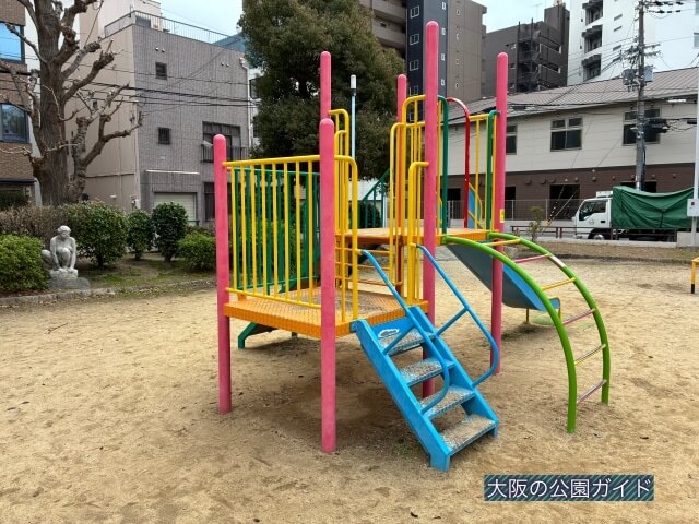 「森之宮公園」複合遊具・雲梯