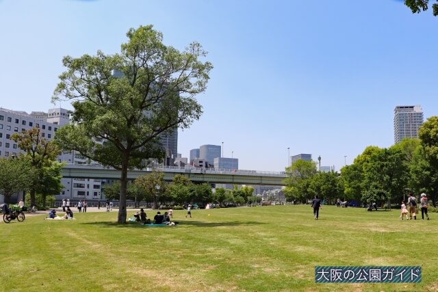 中之島公園芝生広場