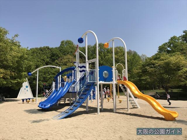 錦織公園「水辺の里」にある「水辺のちゃぷちゃぷダンス」という遊具
