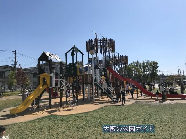 大枝公園の複合遊具「大枝のとりで」