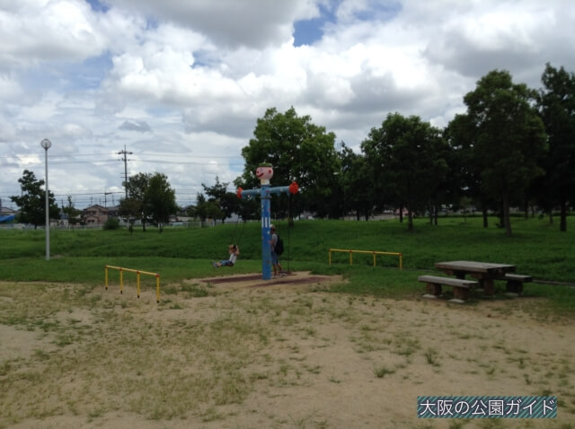 大泉緑地「冒険ランド」ブランコ