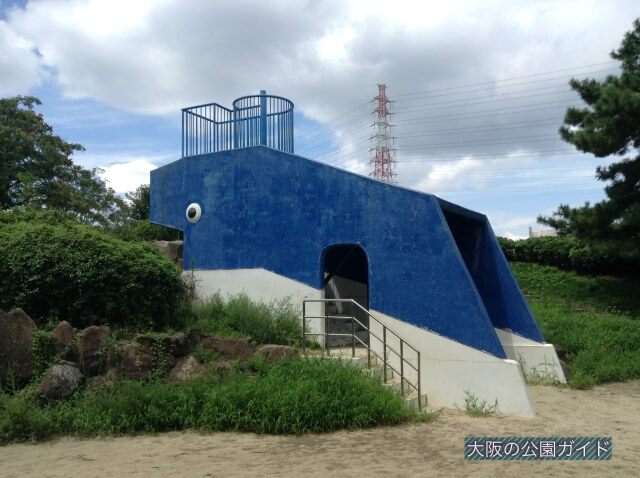 大泉緑地「海遊ランド」クジラの遊具