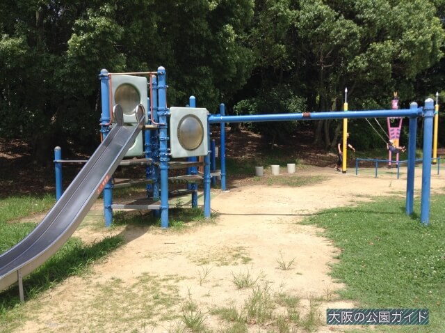 大泉緑地「わんぱくらんど」うんてい付きの滑り台