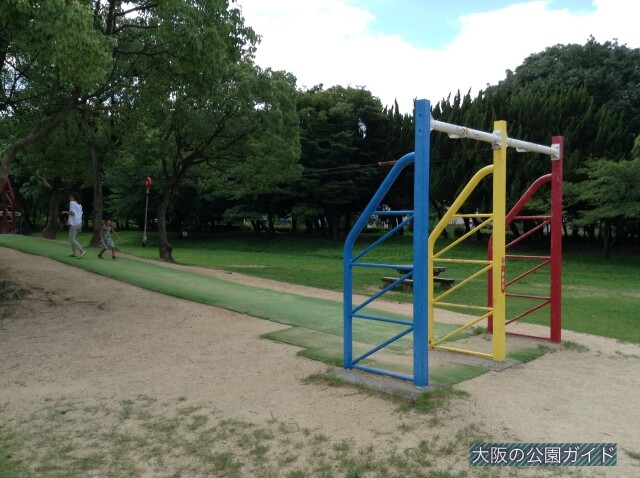 大泉緑地「わんぱくらんど」ターザンロープ