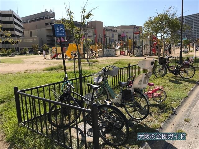 鳳公園の駐輪場