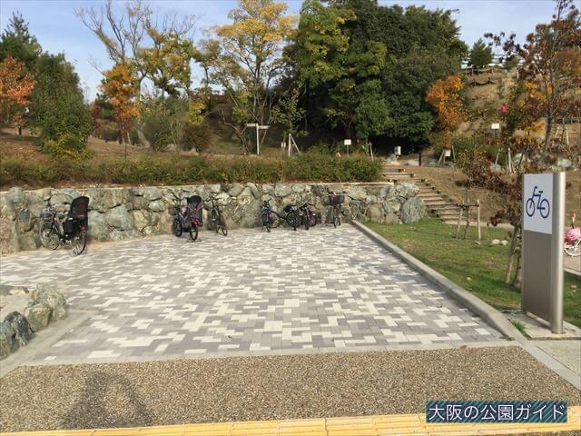 彩都西公園の駐輪場