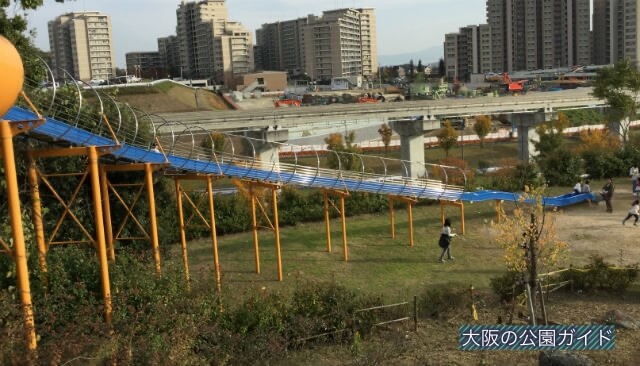 彩都西公園ローラー滑り台