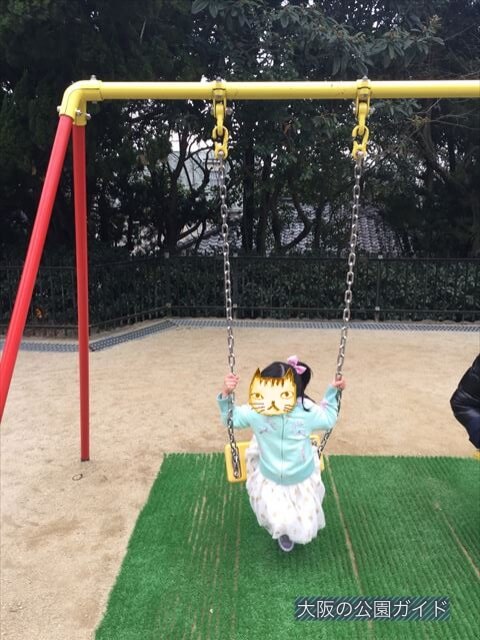 池田市「五月山公園」ブランコ