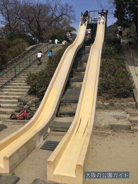 池田市「五月山公園」ロング滑り台