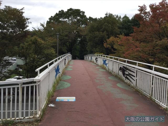 「千里中央公園」千里中央駅から徒歩で行く方法（千里中央駅すぐの長谷南橋）