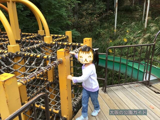 「千里中央公園」アスレチック風ジャングルジム・ゴール付近