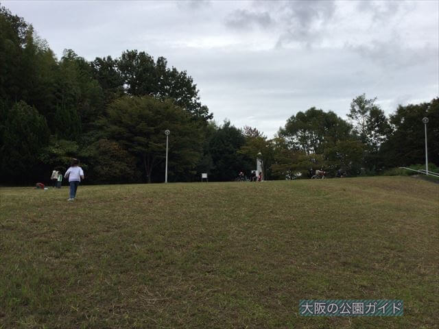 「千里中央公園」芝生広場