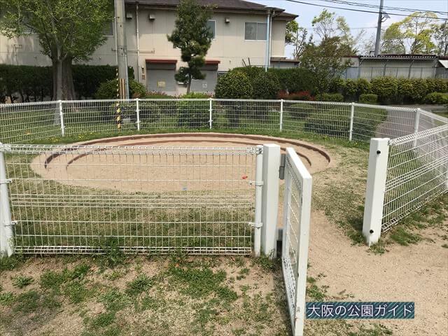 城北公園の遊具、大池東側ゾーンにある砂場
