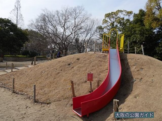 住吉公園児童遊戯場・6歳～12歳遊具・小学生向け・滑り台