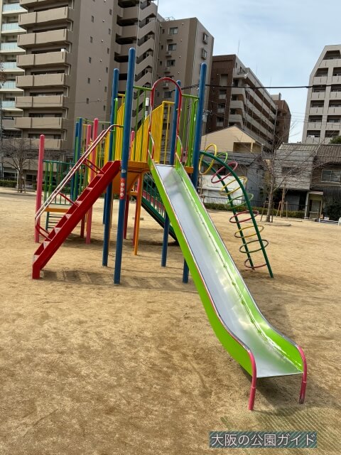 「銅座公園」複合遊具・滑り台