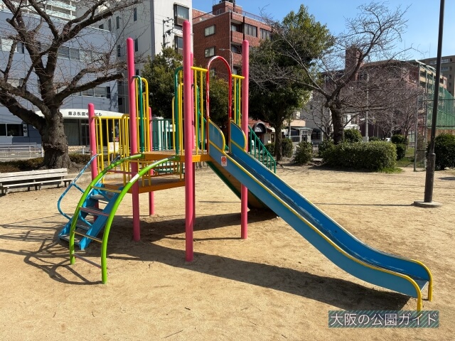 「越中公園」複合遊具