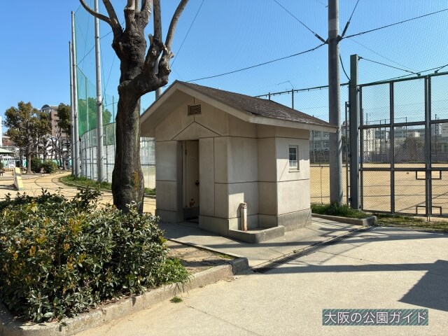 「東中本公園」トイレ