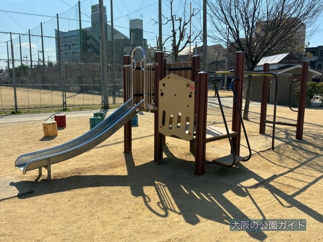 「神路公園」複合遊具