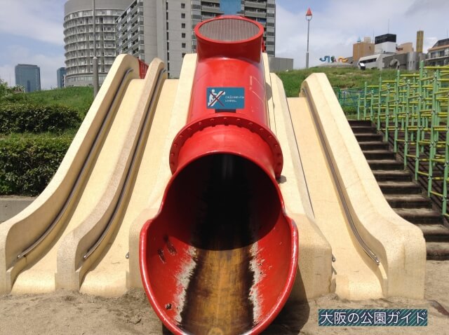 扇町公園・大型遊具広場「マウンテンスライダー」