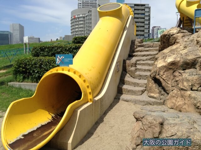 扇町公園・大型遊具広場「マウンテンスライダー」