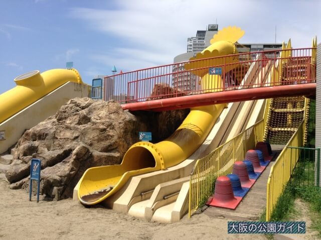 扇町公園・大型遊具広場「マウンテンスライダー」