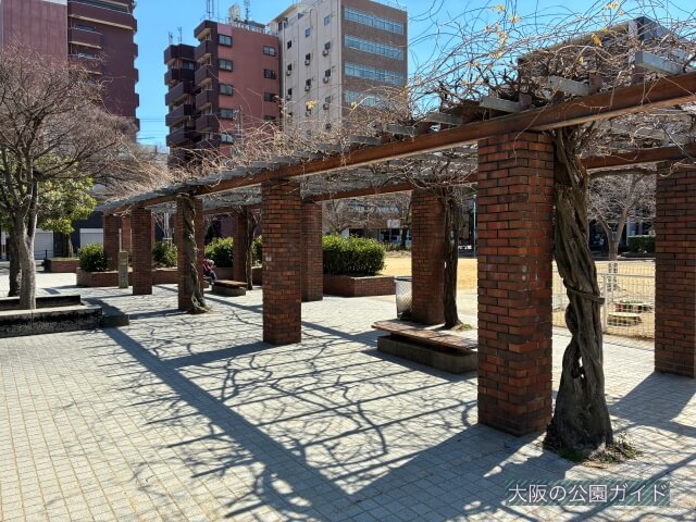 真田山公園「ベンチ」