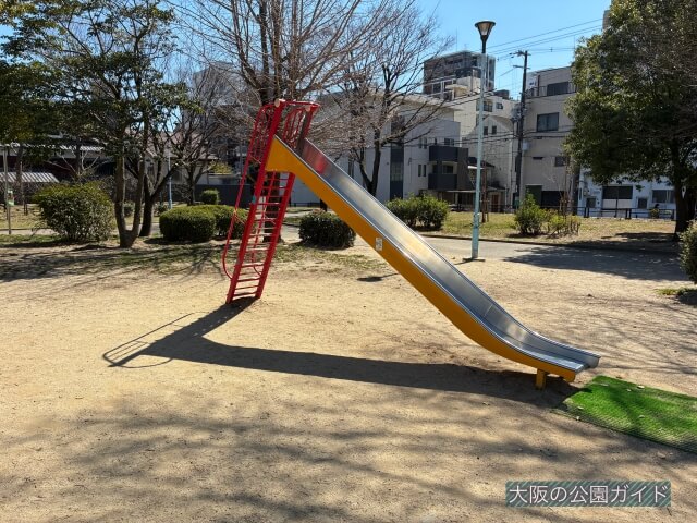 真田山公園「滑り台」
