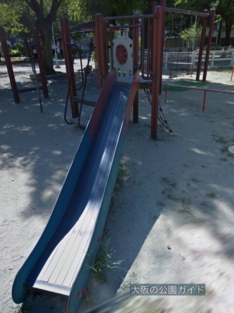 「玉造公園」複合遊具の滑り台