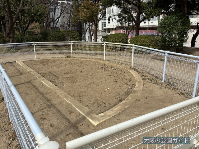 「谷四錦郷公園」砂場